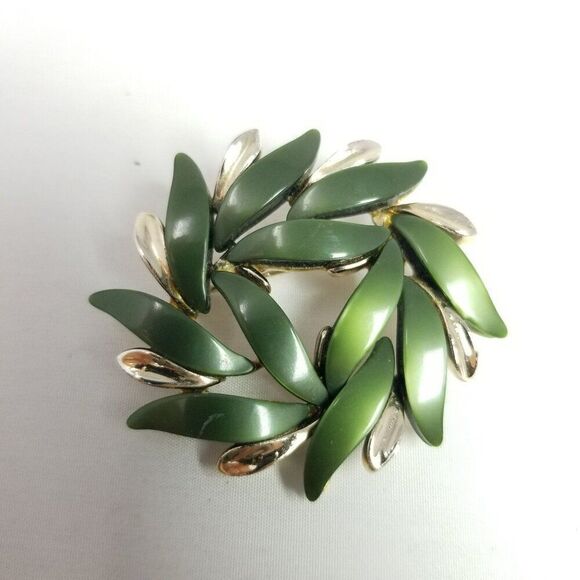 Vintage Claudette Green Lucite Leaf Flower Brooch Retro Lapel Pin, Estate - Picture 2 of 7